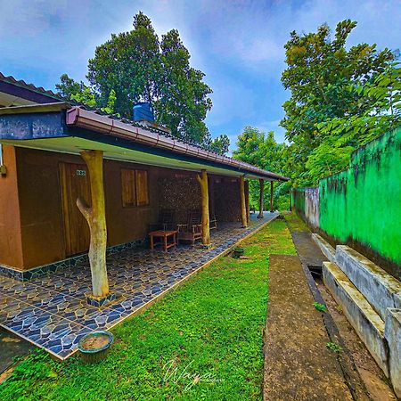 Palm Land Eco Resort And Safari Tours Udawalawe Exterior photo